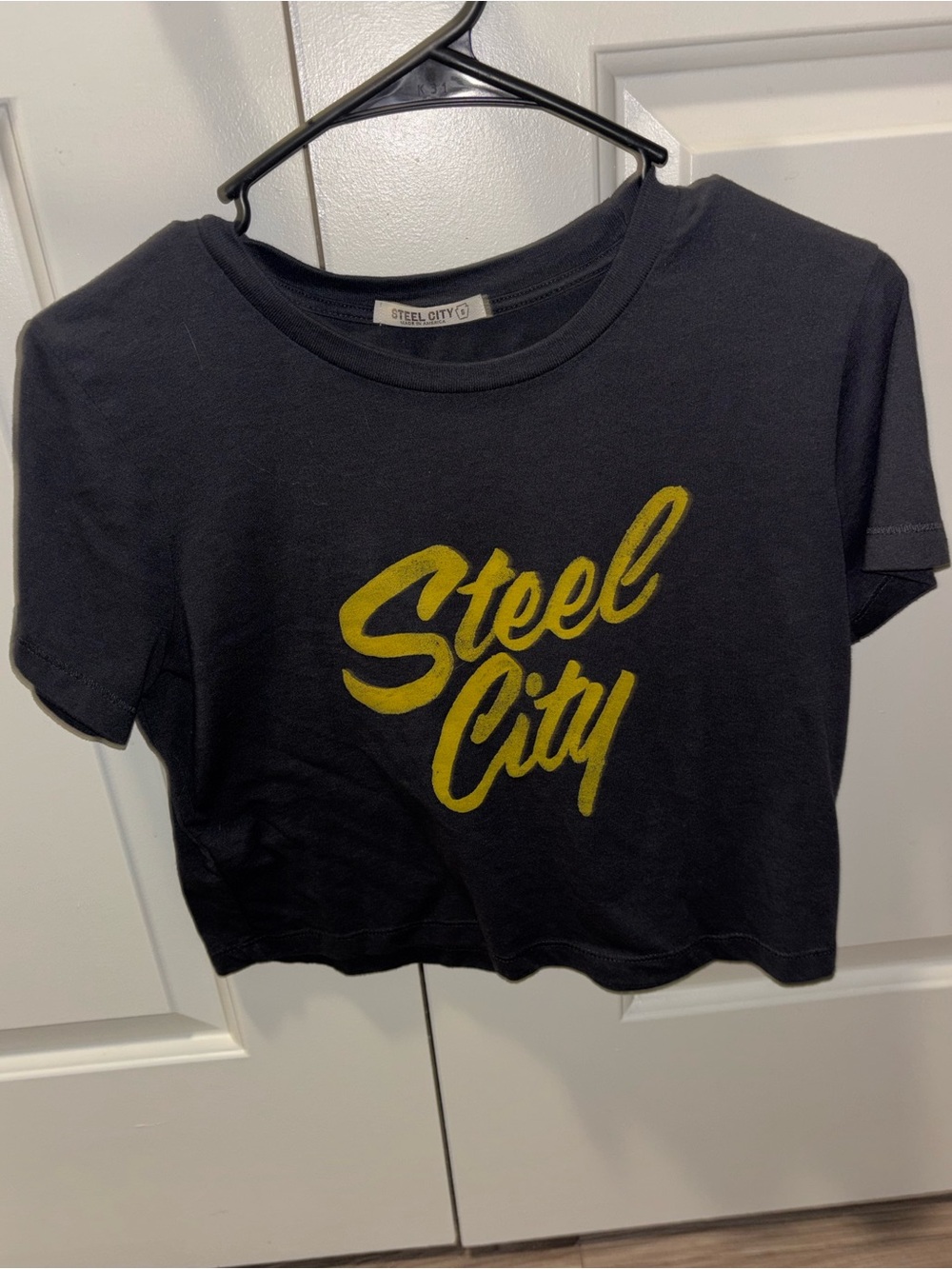 Pittsburgh Steel City Dark Gray Women’s Cropped Tee